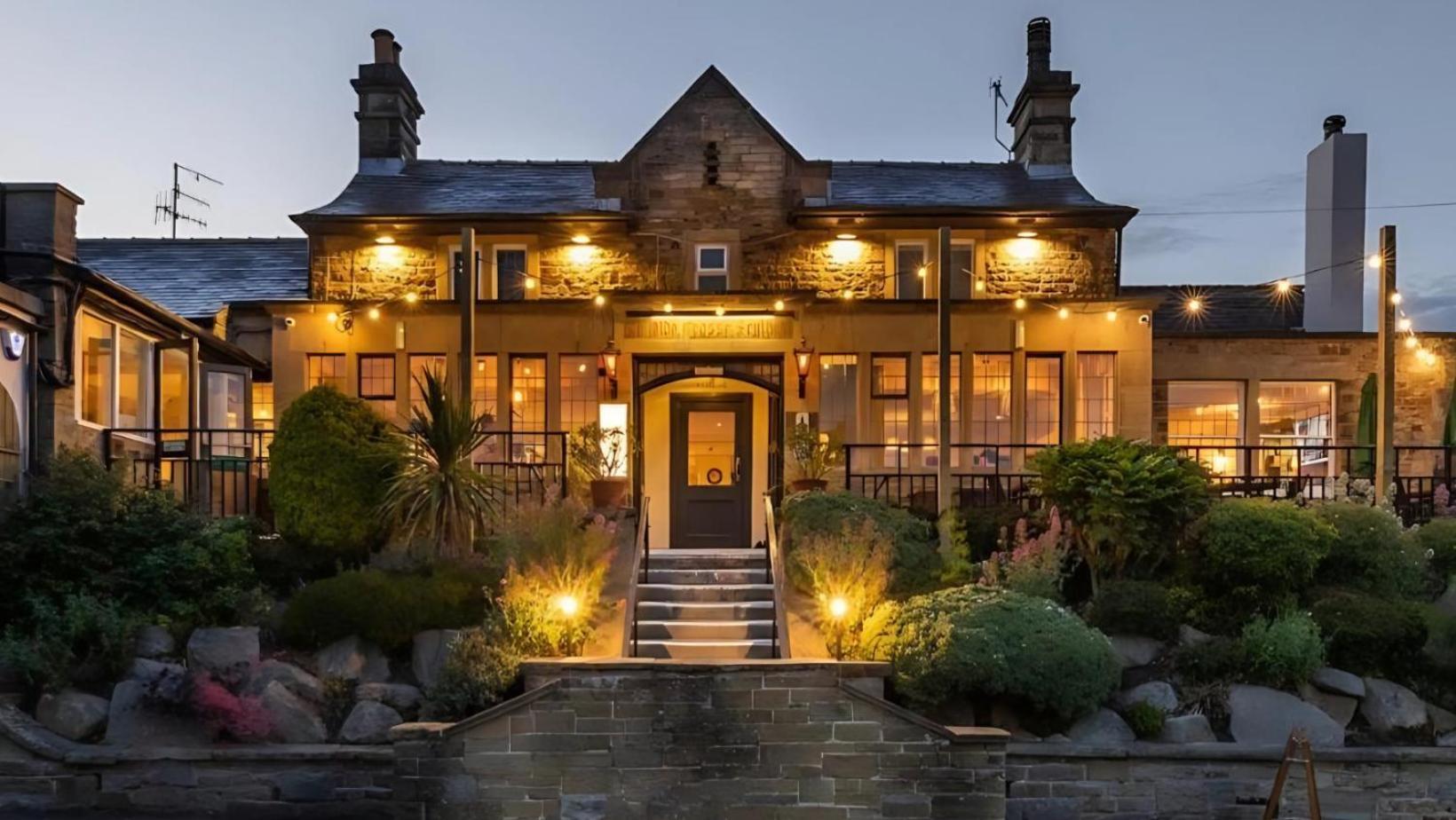 The Cross Scythes Hotel Sheffield Exterior photo